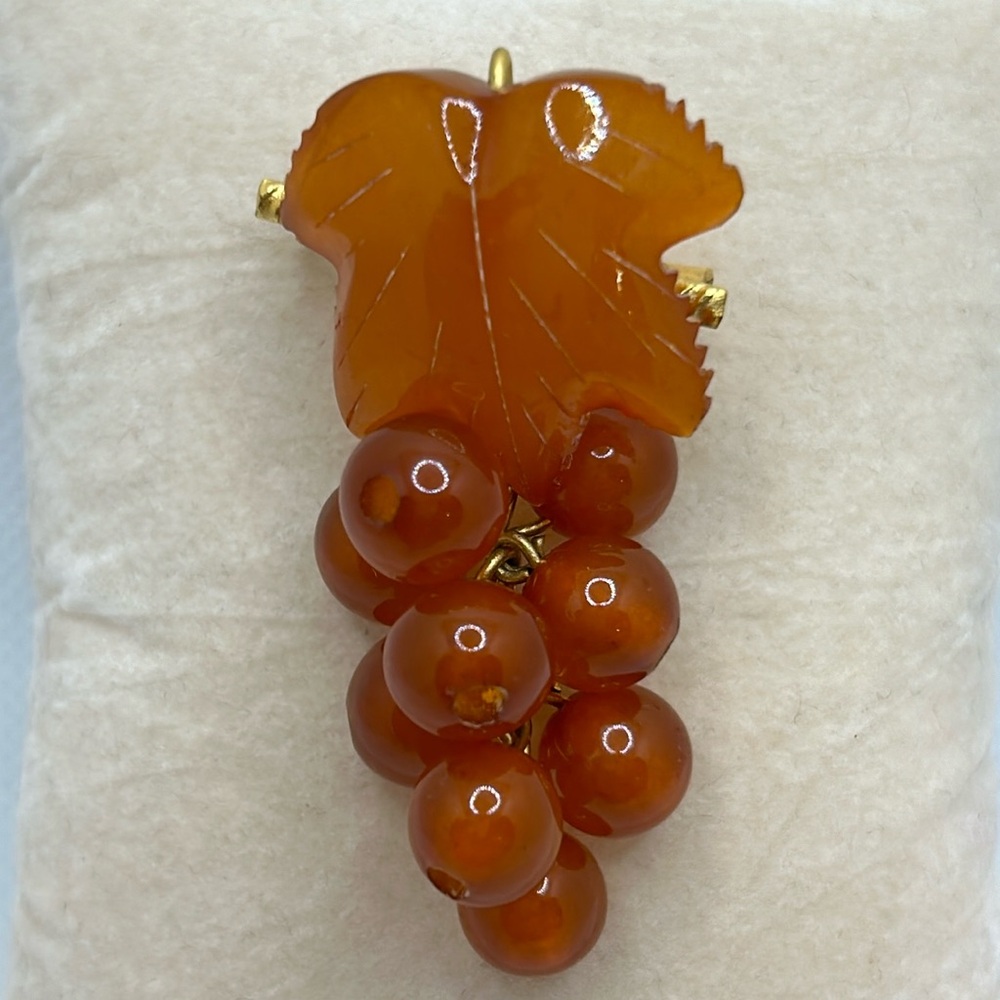 Vintage russian baltic amber grapes leaf pin/brooch